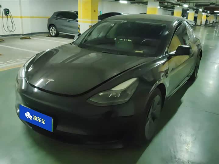 Фото 1 - Tesla Model 3