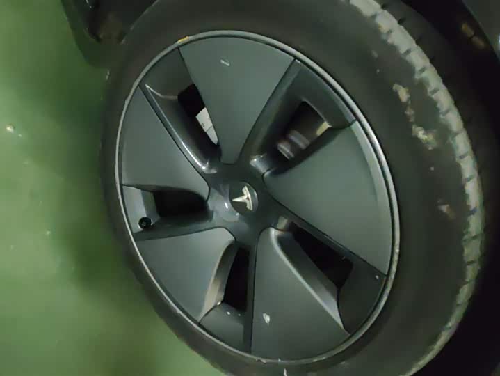 Фото 6 - Tesla Model 3