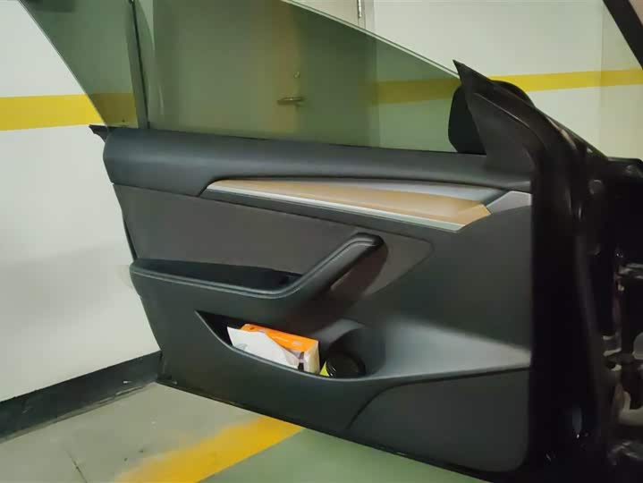 Фото 7 - Tesla Model 3