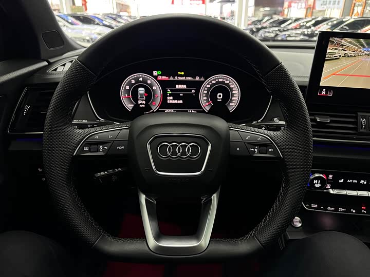 Фото 9 - Audi Q5L Sportback
