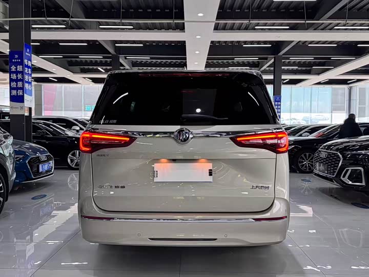 Фото 8 - Buick GL8 ES