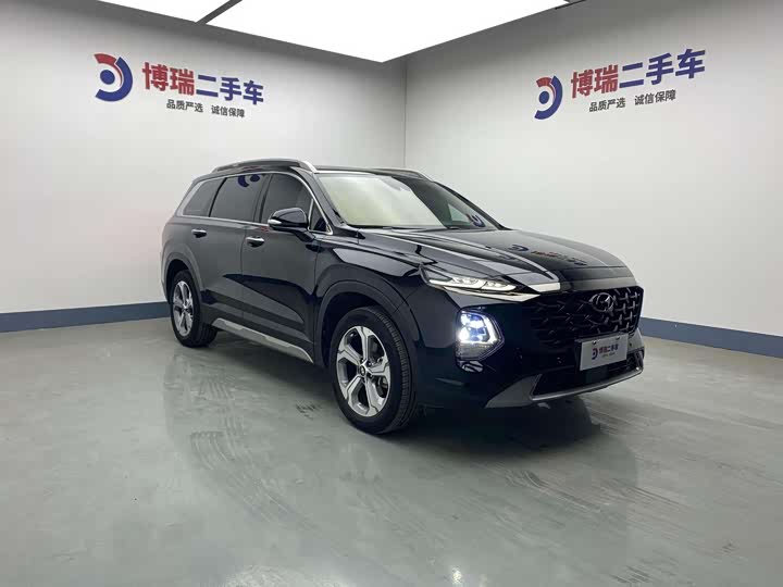 Фото 3 - Hyundai Santa Fe