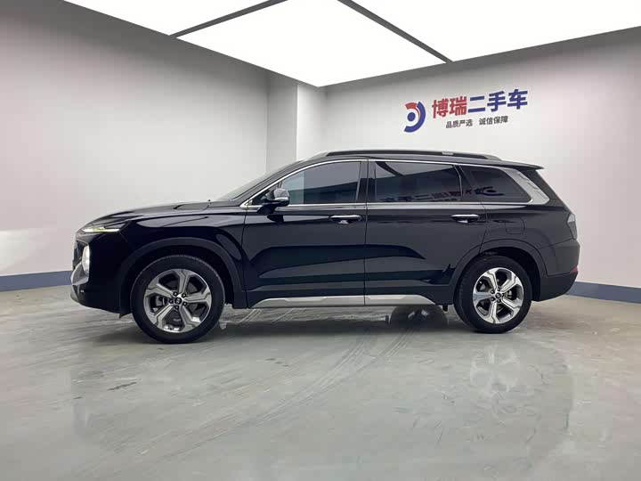 Фото 4 - Hyundai Santa Fe