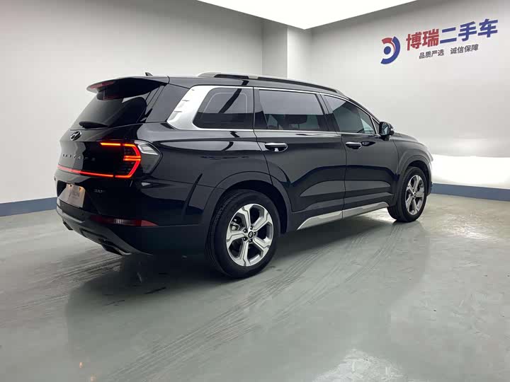 Фото 7 - Hyundai Santa Fe