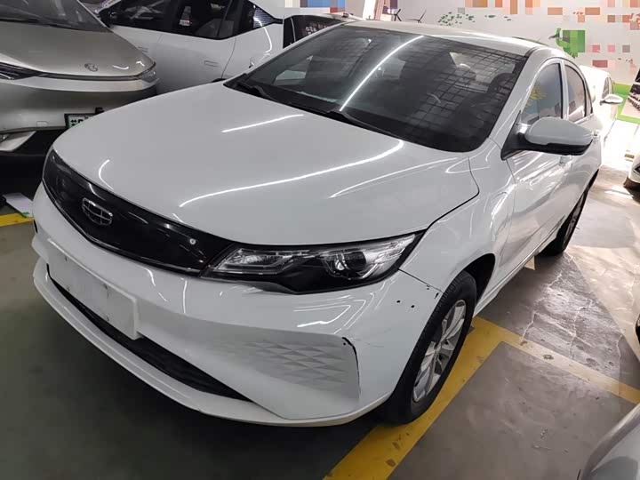 Фото 2 - Geely Emgrand EV/Hybrid