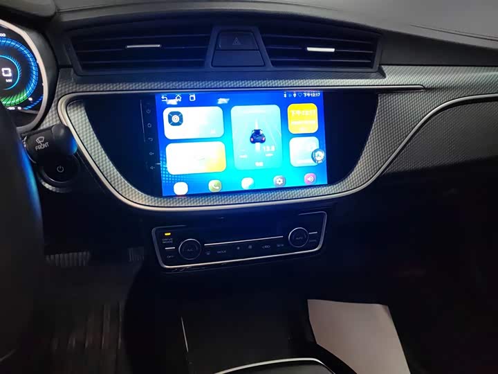 Фото 5 - Geely Emgrand EV/Hybrid