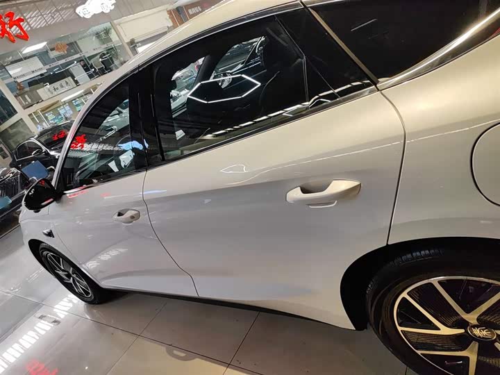 Фото 5 - BYD Qin L