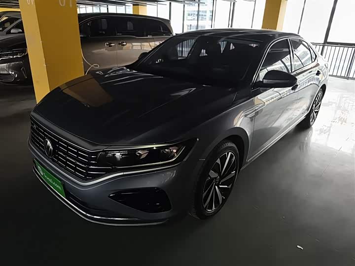 Фото 1 - Volkswagen Passat