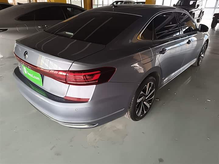 Фото 7 - Volkswagen Passat