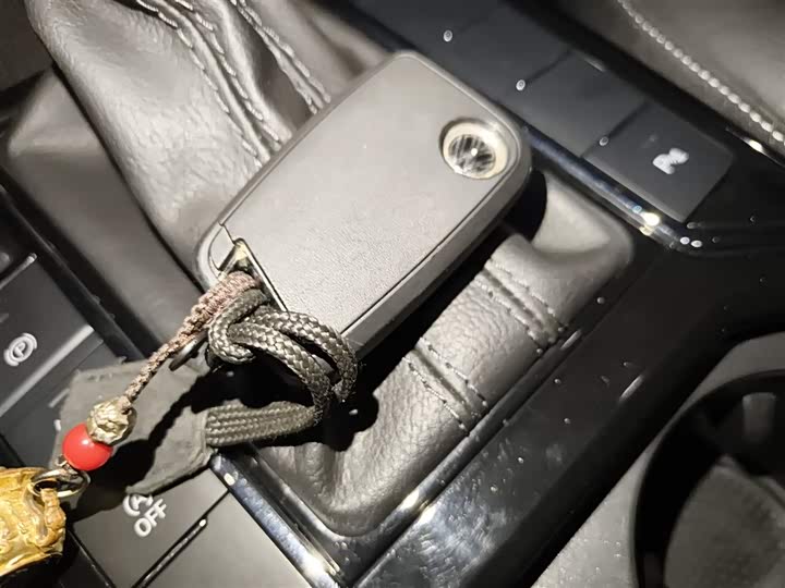 Фото 9 - Volkswagen Passat