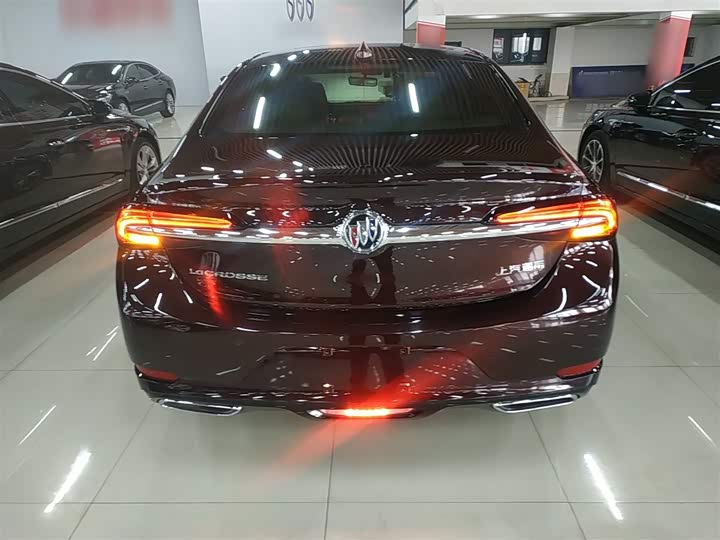 Фото 6 - Buick LaCrosse