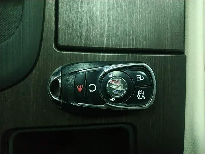 Фото 9 - Buick LaCrosse