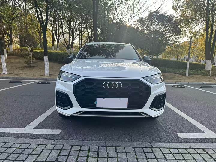 Фото 2 - Audi Q5L