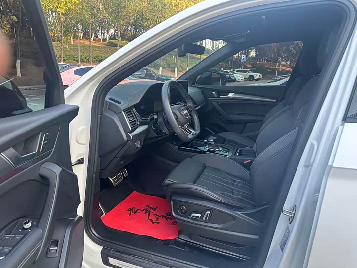 Фото 7 - Audi Q5L