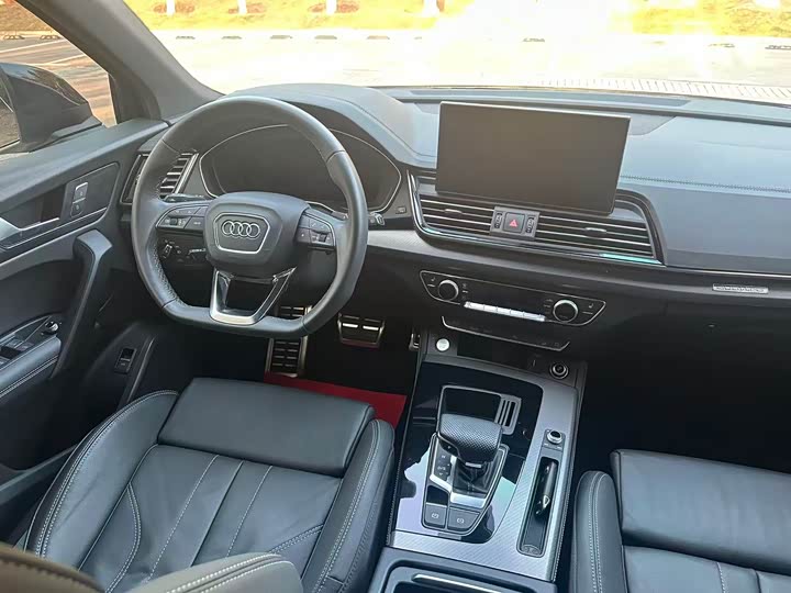 Фото 8 - Audi Q5L