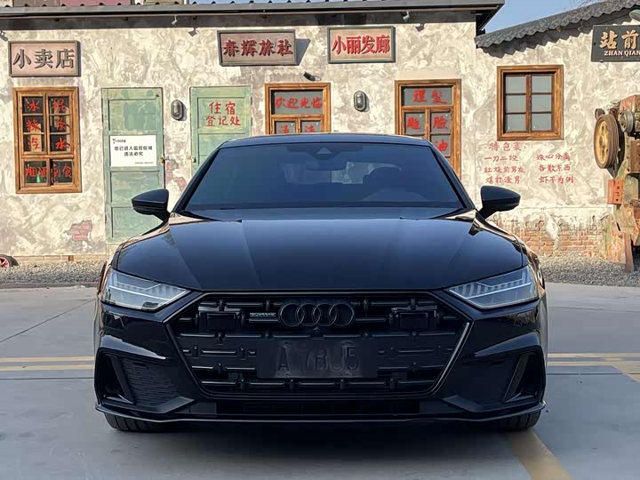 Фото 1 - Audi A7L