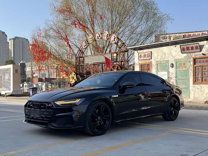 Фото 2 - Audi A7L