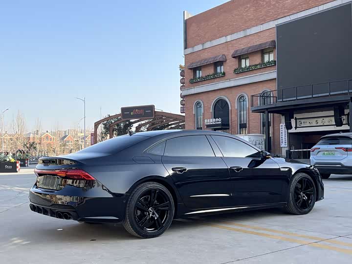 Фото 4 - Audi A7L