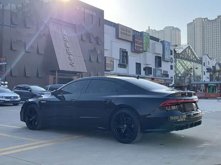 Фото 5 - Audi A7L