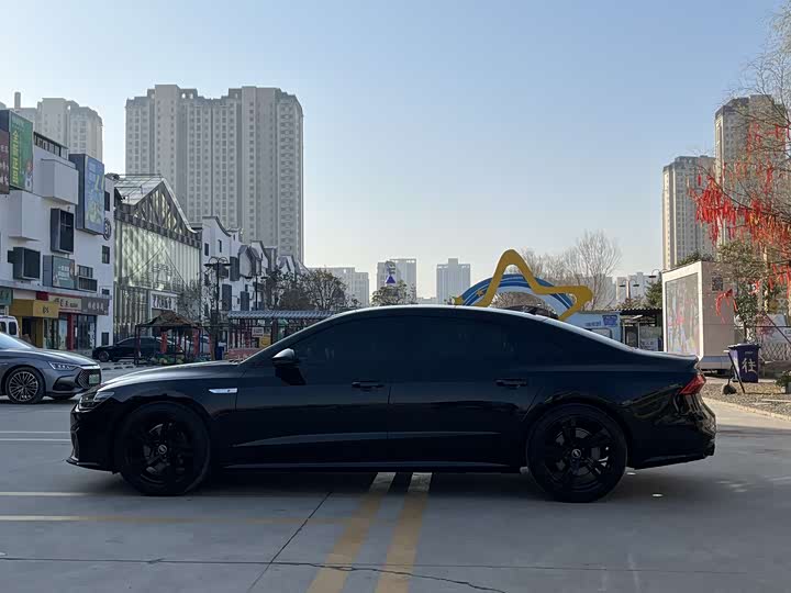 Фото 6 - Audi A7L