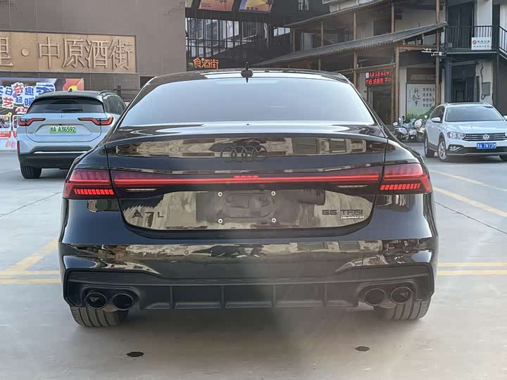 Фото 7 - Audi A7L