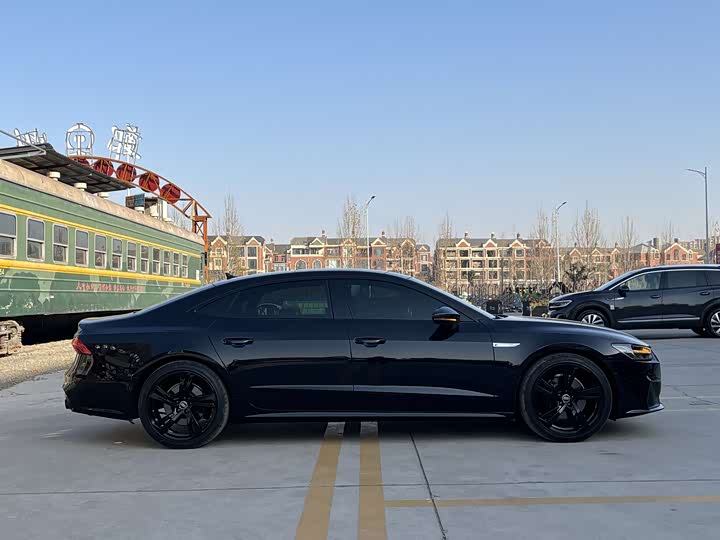 Фото 8 - Audi A7L