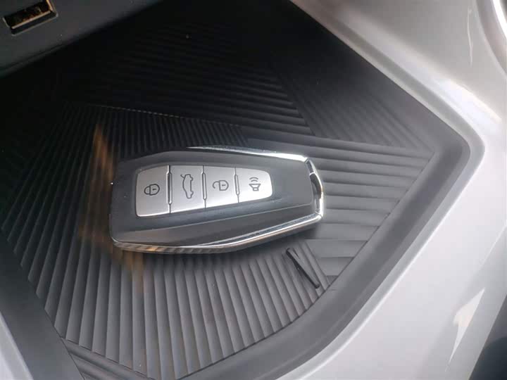 Фото 9 - Geely Jiaji