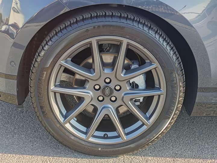 Фото 9 - Land Rover Range Rover Velar