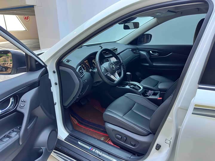 Фото 9 - Nissan X-Trail