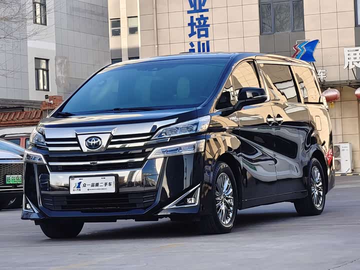 Фото 1 - Toyota Vellfire