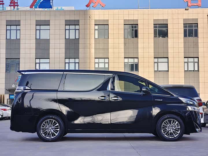 Фото 4 - Toyota Vellfire