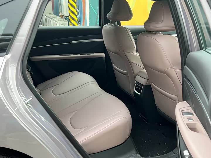 Фото 6 - XPeng Mona M03