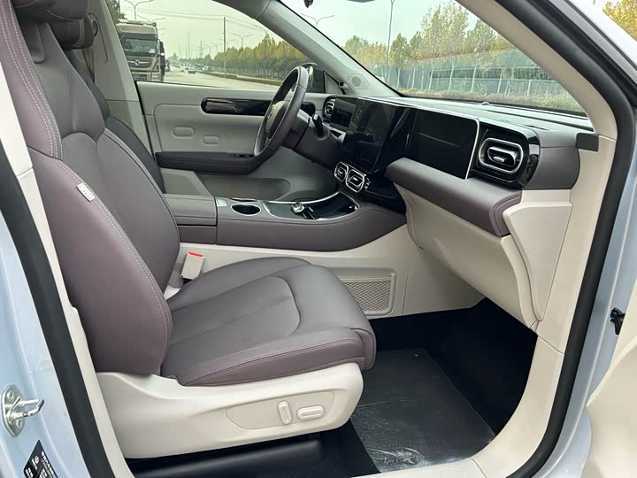 Фото 9 - Leapmotor C11