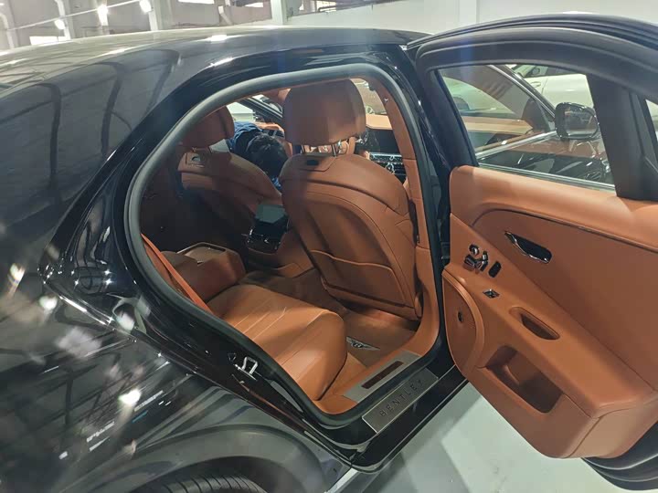 Фото 6 - Bentley Flying Spur