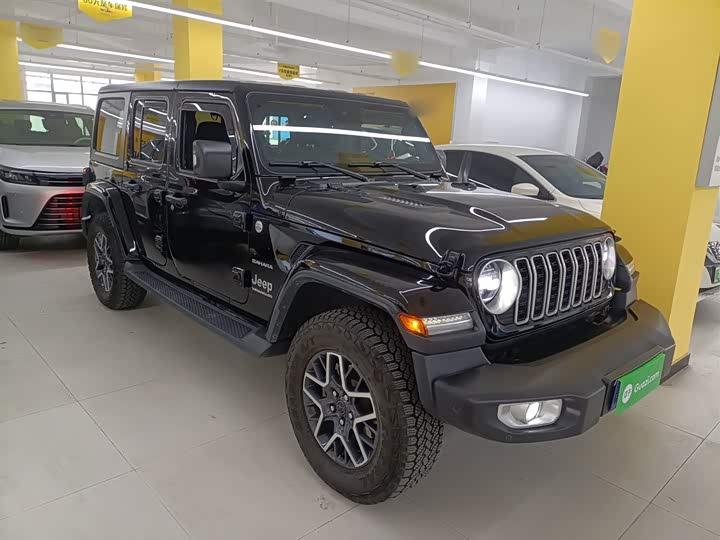Фото 4 - Jeep Wrangler