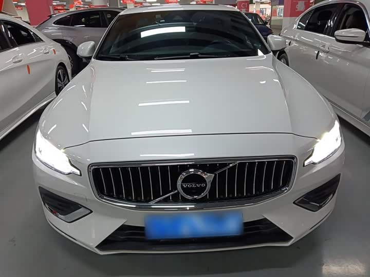 Фото 3 - Volvo S60