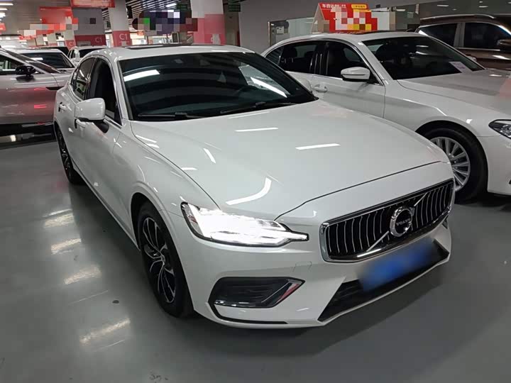 Фото 4 - Volvo S60