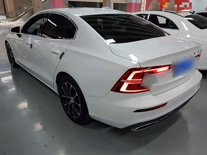 Фото 5 - Volvo S60