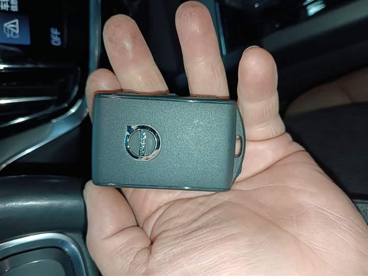 Фото 9 - Volvo S60