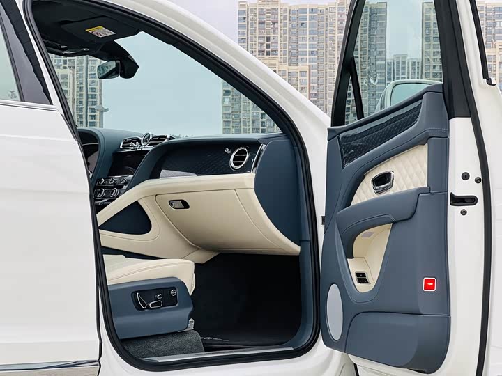 Фото 6 - Bentley Bentayga