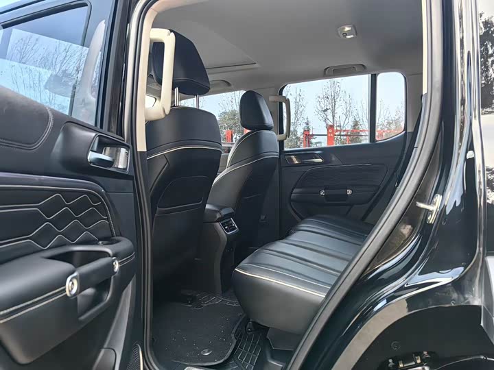 Фото 6 - Tank 300