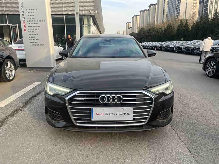 Фото 2 - Audi A6L