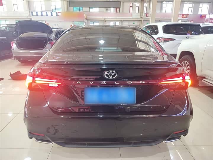 Фото 6 - Toyota Avalon