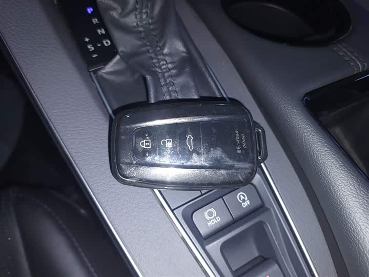 Фото 9 - Toyota Avalon