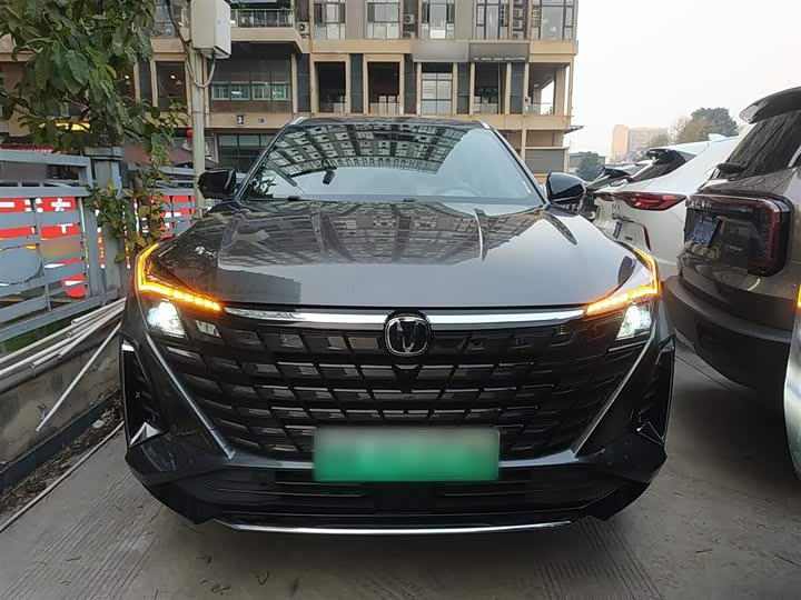 Фото 3 - Changan UNI-Z Hybrid