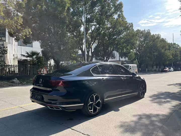 Фото 3 - Volkswagen Magotan