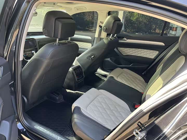 Фото 7 - Volkswagen Magotan