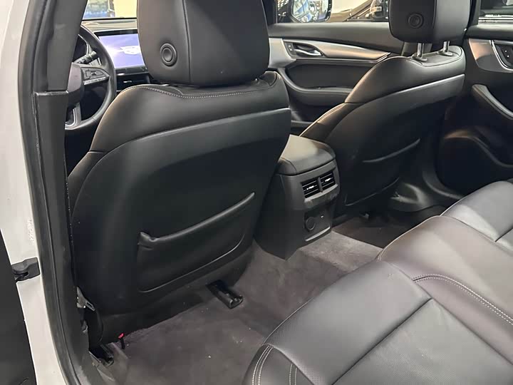 Фото 8 - Cadillac CT5