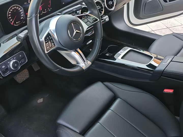 Фото 7 - Mercedes-Benz A-Class