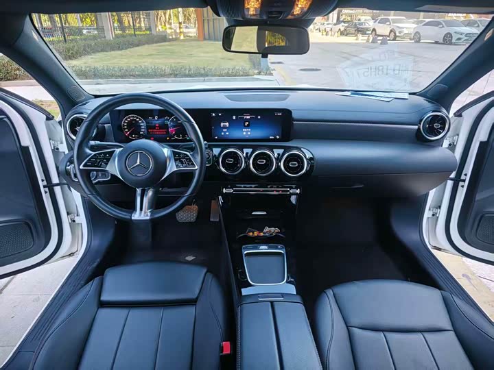 Фото 9 - Mercedes-Benz A-Class